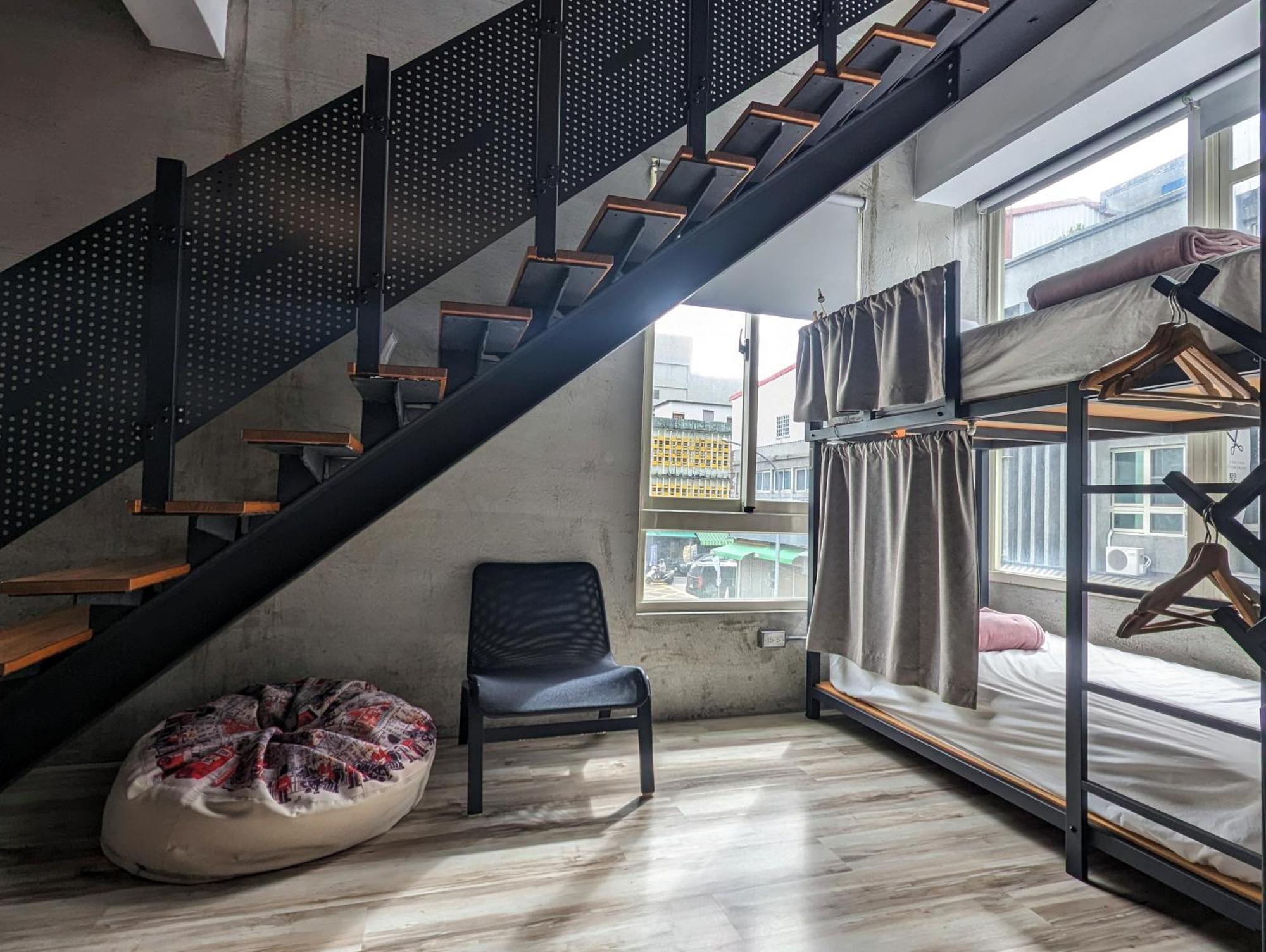 40Inn Backpackers Warehouse Taitung Exterior foto